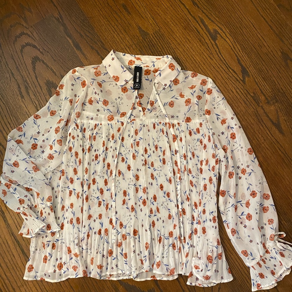 Floral Print Blouse with Pleated Design